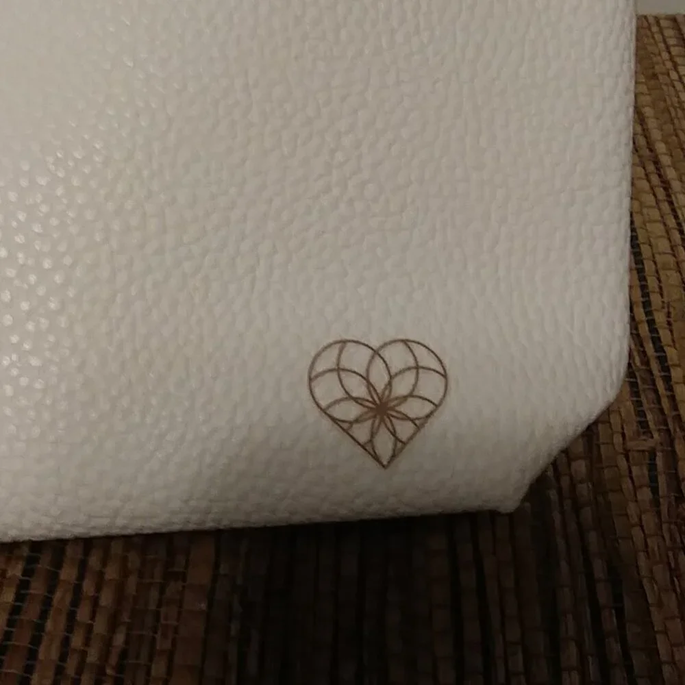 White Embossed Leather Clutch w/ Gold Heart Logo 💖 NWOT